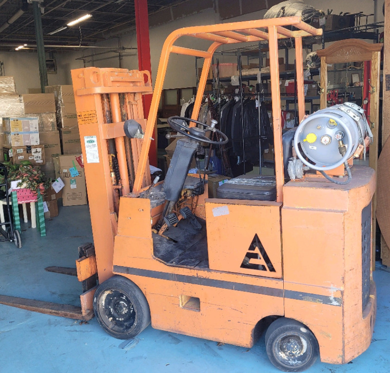 Lift Truck Wednesday November 20th, Timed Online Auction soft close begins 7pm