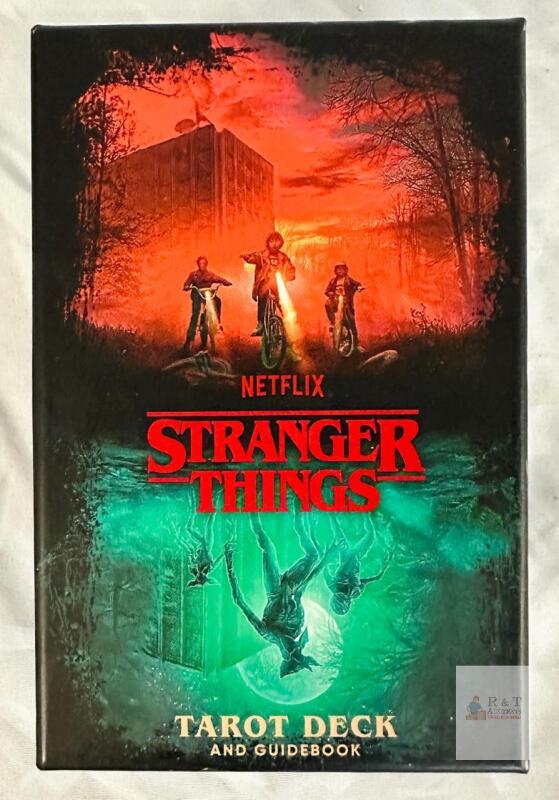 Stranger Things Tarot Deck Set, Insight Editions, 78 Cards, 124-Page Guidebook, 2022, ISBN 9781647227432