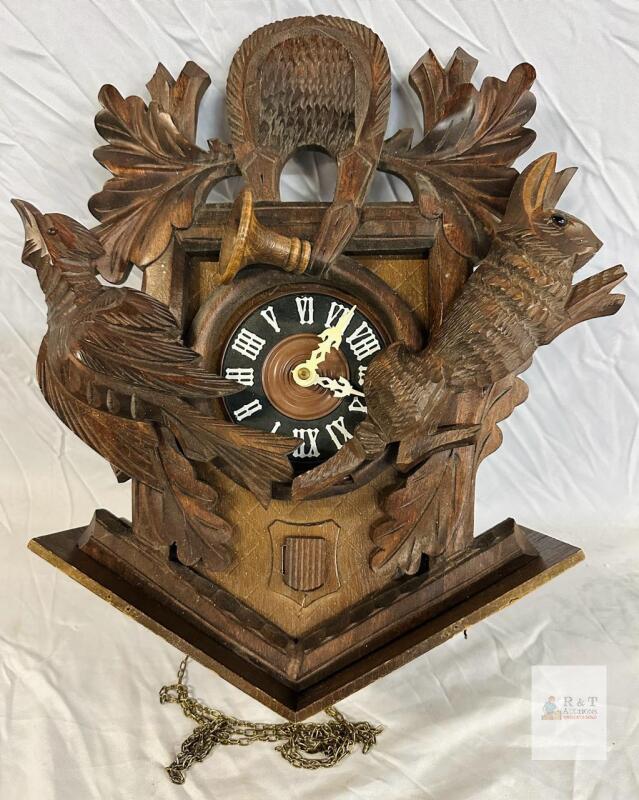 Traditional Black Forest Carved Wood Cuckoo Clock &ndash; Bird & Rabbit Hunting Motif, Mechanical, 1950s+