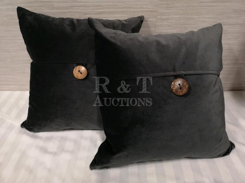2 Decorative Pillows with Button detail 18 by 18"