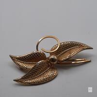Vintage Gold Tone Floral Brooch &ndash; Lattice Textured Petals, Three-Leaf Pin, Mid-Century Style