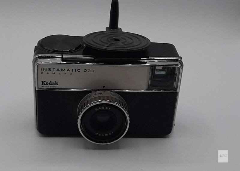 Kodak Instamatic 233 126 Film Camera, Reomar 43mm f/11 Lens, Made in Germany
