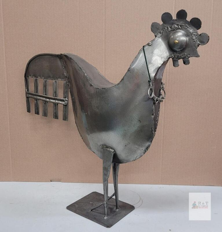 Metal Hand-Made Garden Art Rooster . Measures 21.5"&times;20"