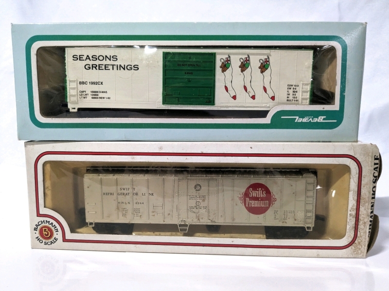 Vintage Bevbel Corp & Bachmann HO Scale Train Cars (Seasons Greetings 56' Evans Stocking 12012 & Swift's Premium)