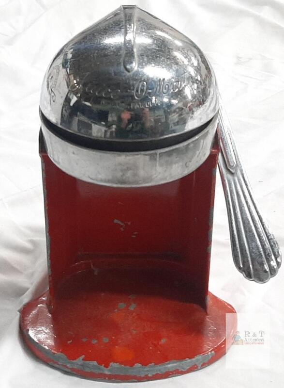 Vintage Rival Juice-O-Mat PR-63 Manual Citrus Juicer &ndash; Red with Chrome Accents 8"