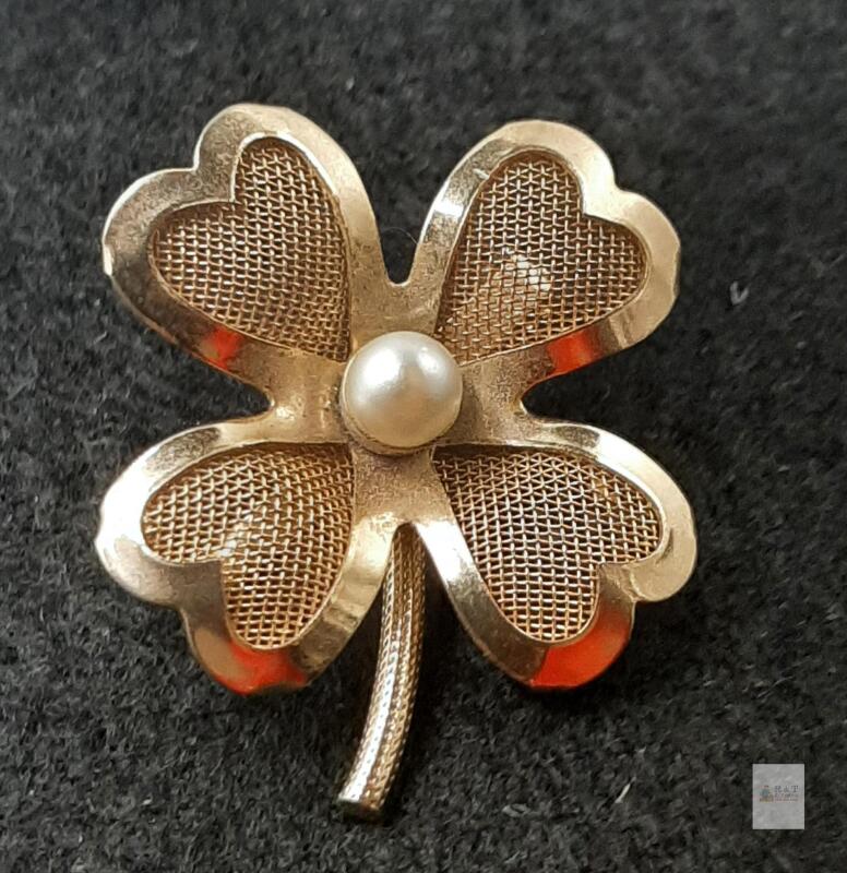 Coro Four-Leaf Clover Brooch Gold Tone Mesh with Faux Pearl Center, Vintage 1950s-60s, 1.5"