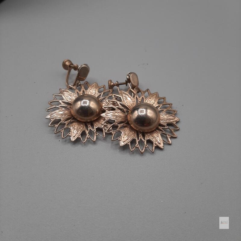 Vintage Gold-Tone Floral Screw-Back Earrings, 1.38" Diameter, Polished Finish, Engraved Design