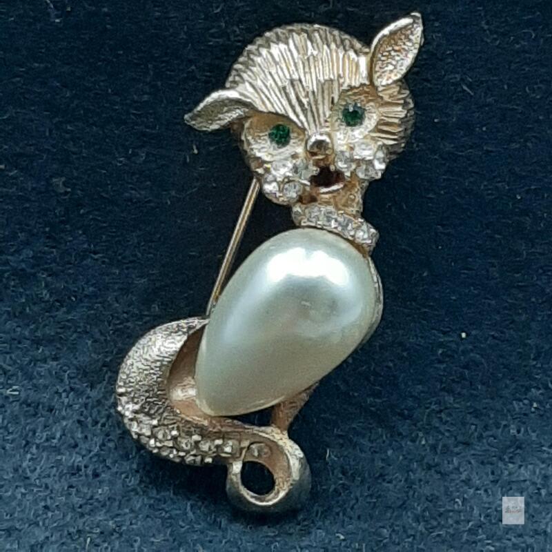 Vintage Gold-Tone Cat Brooch with Faux Pearl Body and Rhinestone Accents