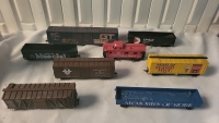 8 HO Scale Model Train Cars