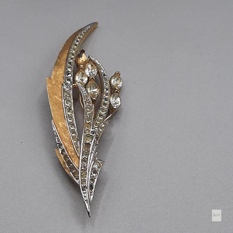 Vintage Boucher Floral Brooch with Clear Rhinestones, Gold-Tone Metal, 1950s&ndash;1960s