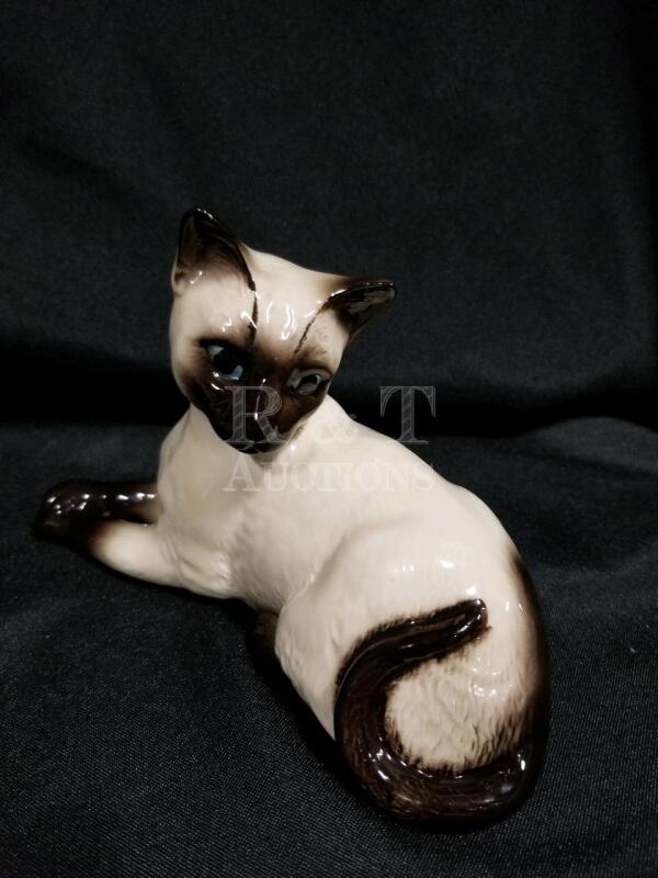 Large Beswick Siamese cat