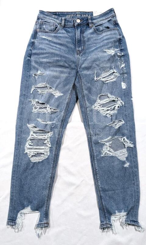 New AMERICAN EAGLE Stretch Mom Jeans Size 4 Shirt / 27W