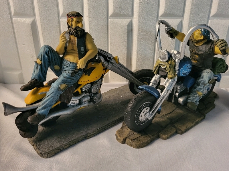 2 Motorcycle / Chopper Figures