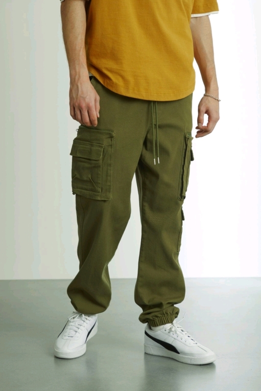 New URBAN OUTFITTERS SC Twill Technical Cargo Pants (Size Large)