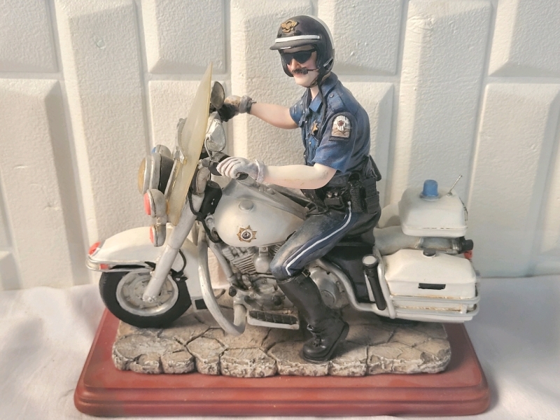 Vintage Vanmark Highway Hero Police Motorcycle Figure - 9"x8"