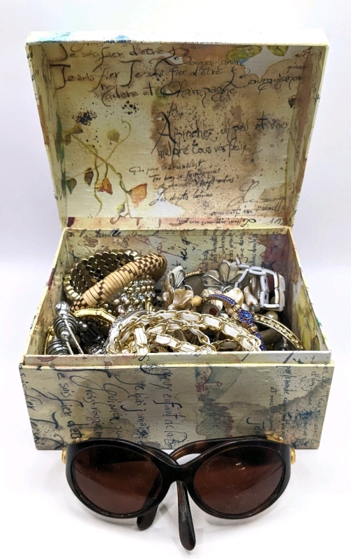 Unsorted Jewelry & Bracelets in Box