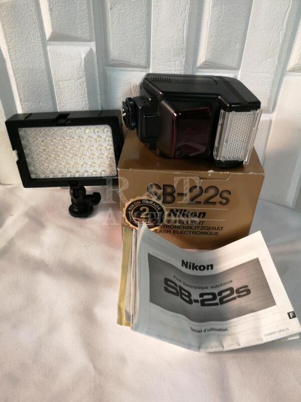 Nikon Speed light Electronic Flash + Opus Flash