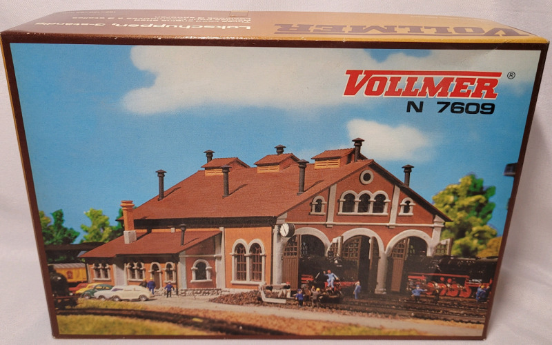 Vollmer N Gauge Three Road Engine Shed Toy Train Model , Model # 7609 . NOS