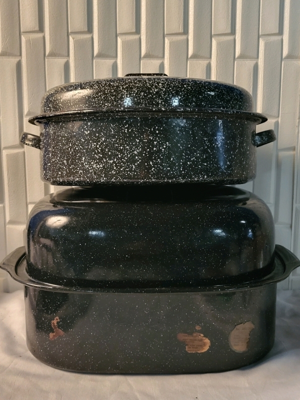 2 Roasting Pans - Appear Unused