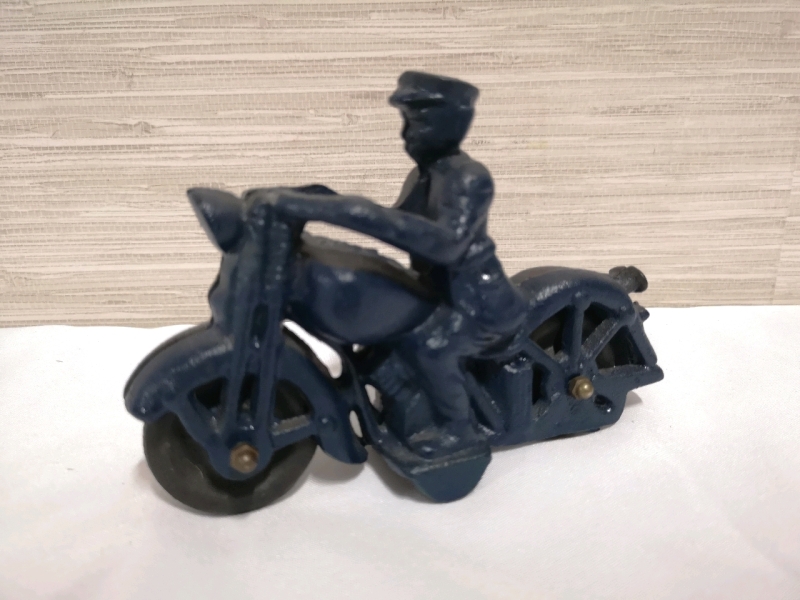 Vintage Cast Motorcycle 6" long