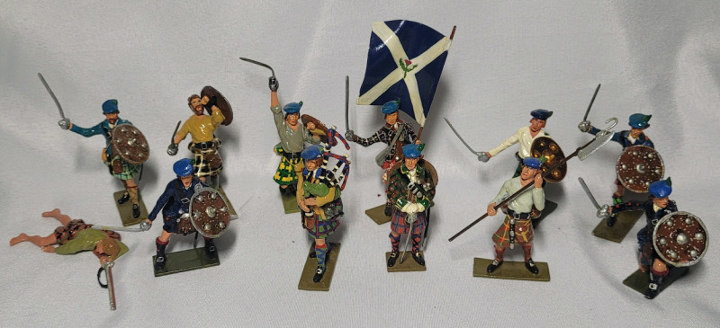 Scottish Highlander Toy Soldier Lead Miniatures , 12pc. Set
