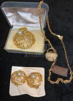D&rsquo;ORLAN Solitaire Faux Pearl large Brooch Matching Earrings