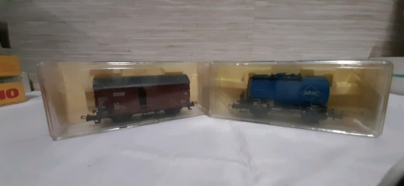 Vintage TRIX HO Series Train Cars