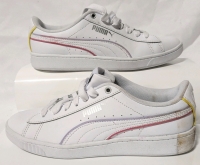 PUMA Women's Vikky V2 Sneakers (Size 6)