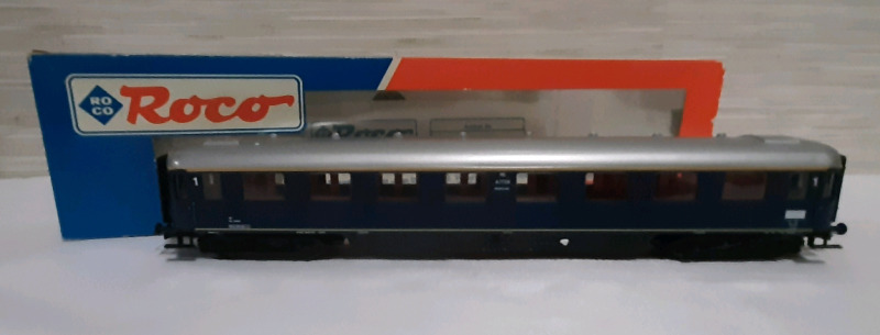 Vintage Roco HO Series 1st & 2nd Class Coach. Made in Germany.