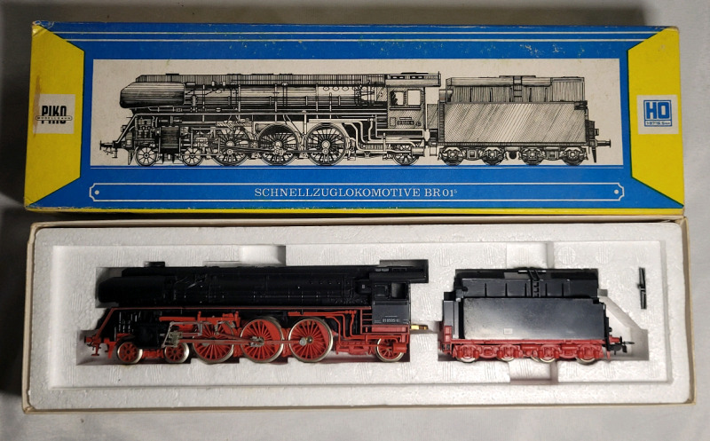 PIKO HO Gauge 5/6320 Steam Locomotive Toy Train Car in Original Box