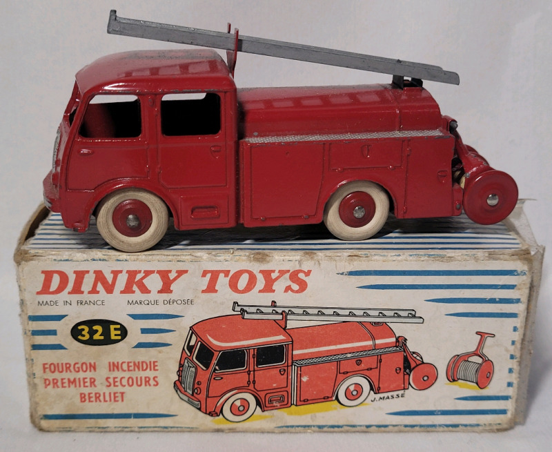 Vintage Dinky Toys 32E Berliet Fire Engine w/Original Box , Made in France