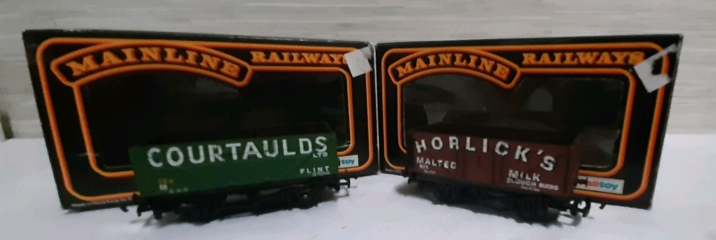 Vintage 00 Guage Mainline Railway Cars.