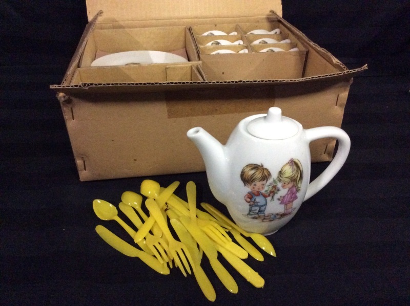 Vintage Child&rsquo;s Ceramic Tea Set In Original Box Japan