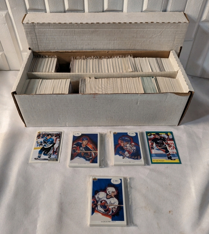 2 Lane Box of Assorted Hockey Cards.