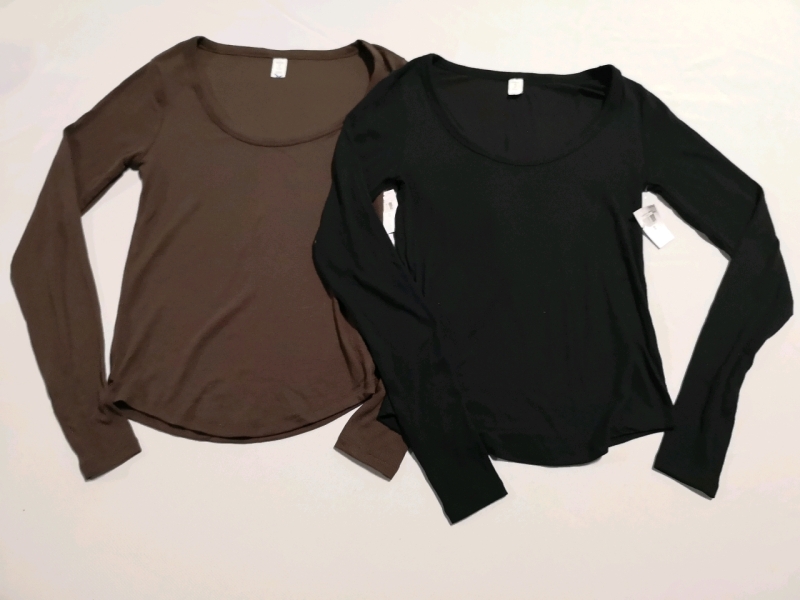 2 New Old Navy sz Small Women's Long Sleeve Tops