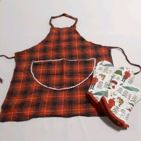 Plaid Bib Apron & Some Truly Canadian Oven Mitts