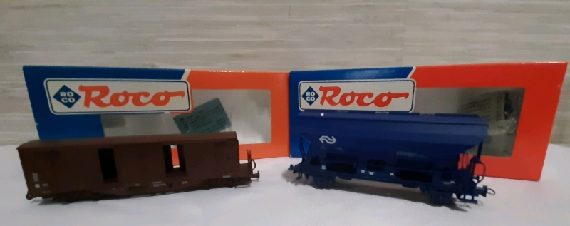 Vintage Roco HO Boxcar and Side Discharge Car. Made in Germany