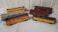 6 Ho Scale Model Train Cars