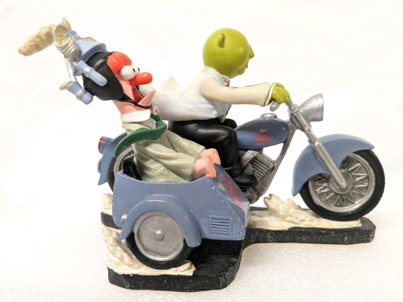 The Muppet Motorcycle Mania: Dr. Bunsen Honeydew & Beaker's Molecular Motion Figure