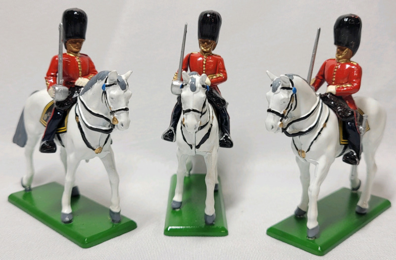 Britains ' The Queens Mounted Guard : Beefeaters ' Toy Soldier Lead Miniatures