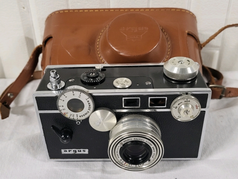 Vintage Argus C3 "The Brick" 35mm Rangefinder Camera