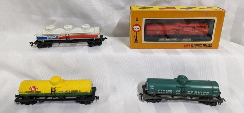 4 Advertising Tankers - HO Scale
