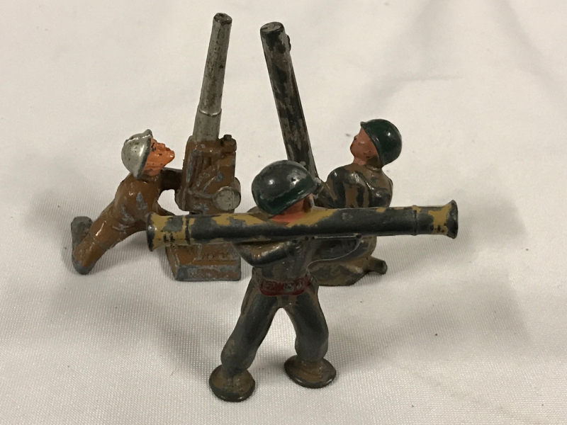 Lot of 3 Vintage Barclays Lead Soldiers Artillery