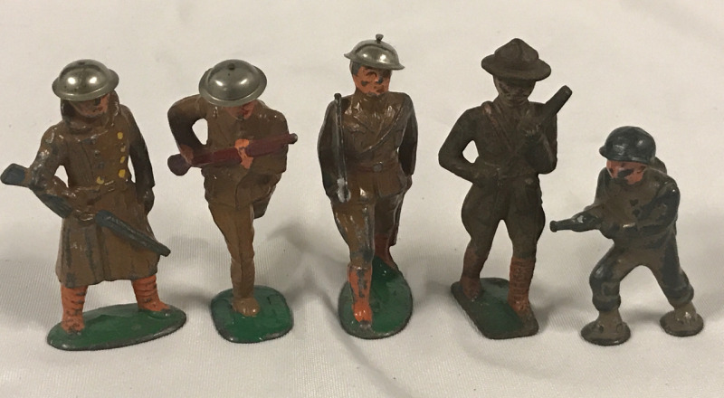 Lot of 5 Vintage Barclays Lead Soldiers