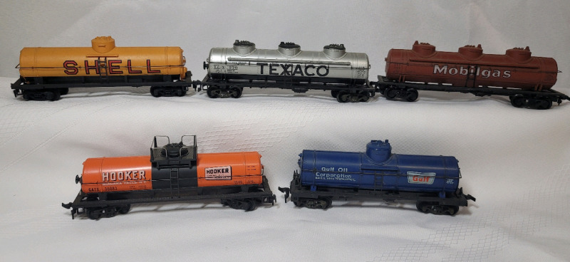 Vintage HO Gauge Oil & Gas Company Toy Train Railroad Cars , 5 Cars