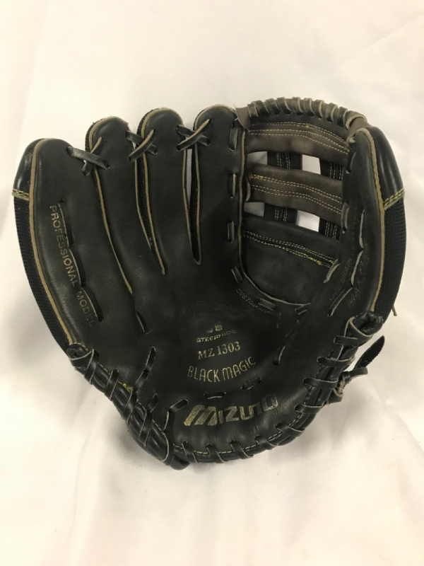 MIZUNO Black Magic Right Handed Baseball Glove