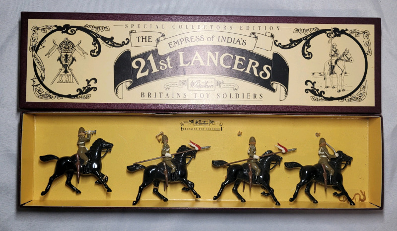 Britains ' The Empress of India's 21st Lancers ' Toy Soldier Lead Miniatures in Box