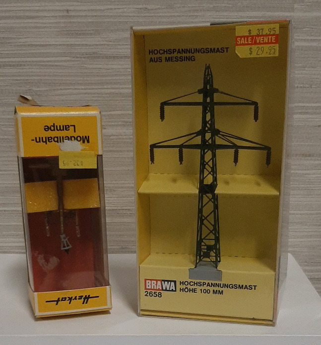 Vintage, 1 Street Lamp from Herkat and 1 High Voltage Tower from Brawa.