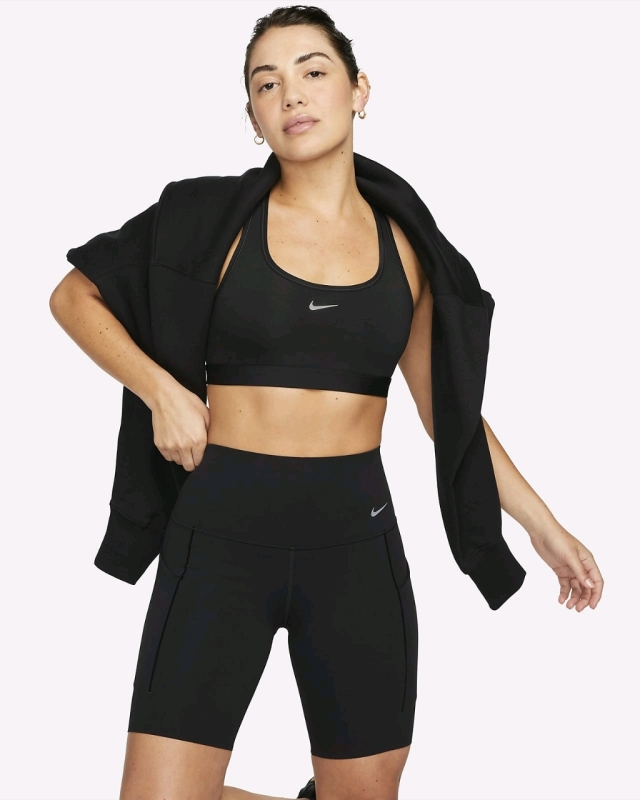 New Nike Universa Women's Athletic Shorts - Large