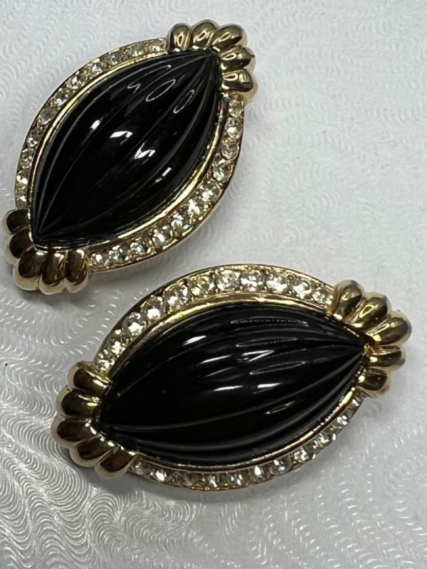 Vintage Oscar de la Renta Black Glass Cabochon Crystal Earrings